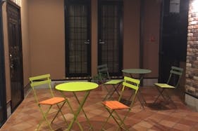 【千歳船橋駅5分】展示会やワークショップに最適な充実の備品・什器で使い勝手が良い路面スペース