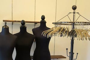 【千歳船橋駅5分】展示会やワークショップに最適な充実の備品・什器で使い勝手が良い路面スペース