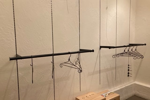 ガチャ柱用ハンガーブラケット&ポール(ブラケット奥行き27cmと30㎝,ポール長さ105cmと110cm)