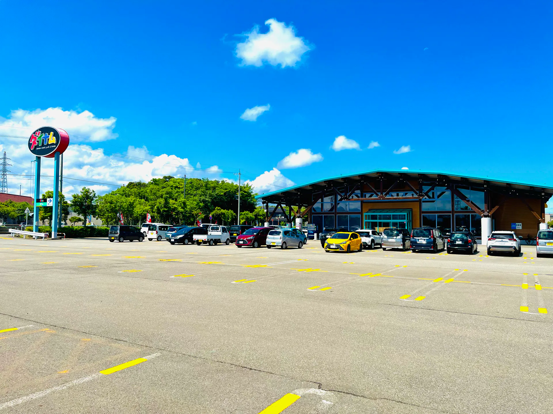 【ダイナム石川加賀店】キッチンカーや各種プロモーションイベントでの出店に最適なアミューズメント施設のイベントスペース