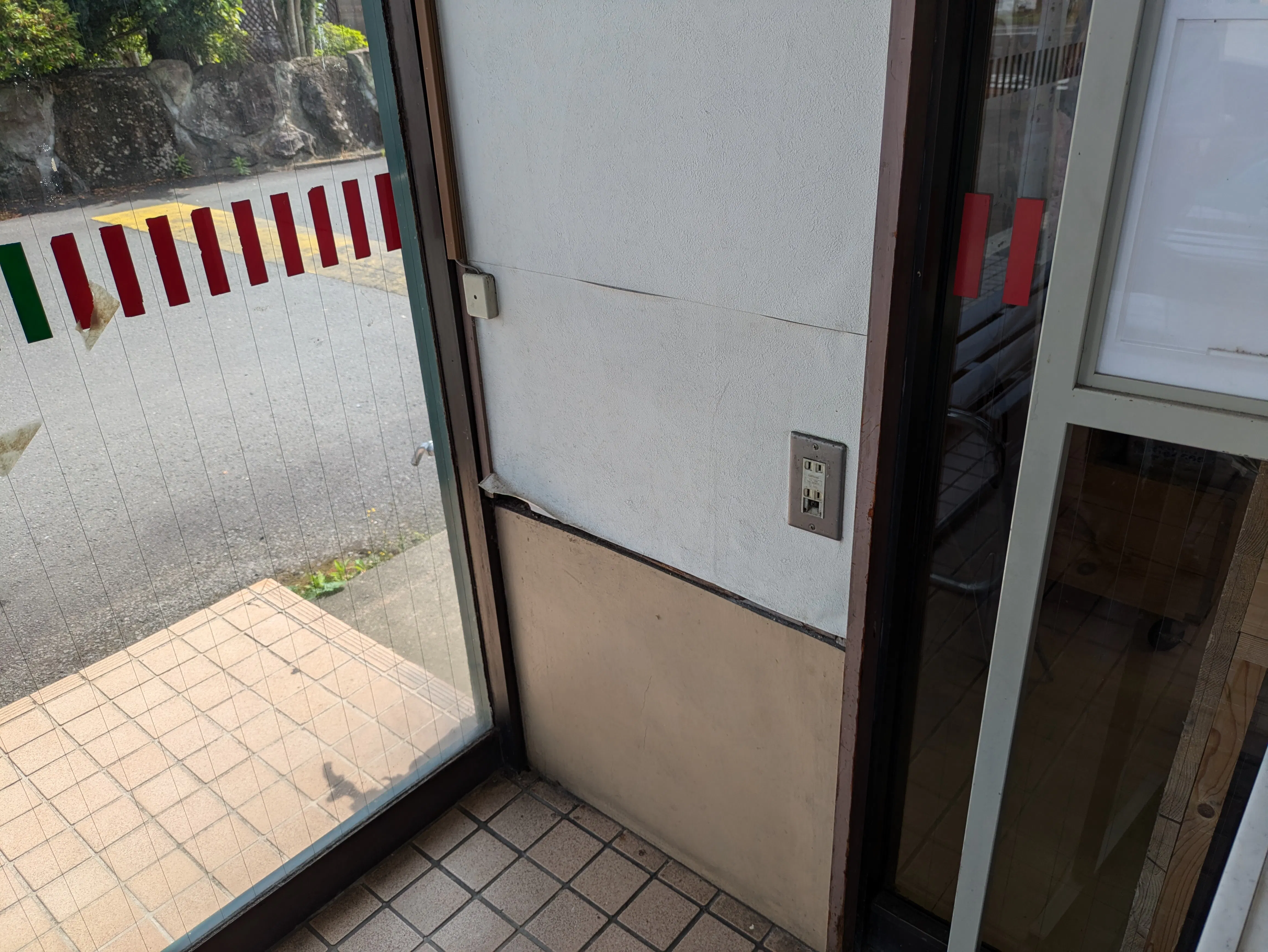【ゆめマート多良木】風除室　ポップアップストア(物販)やプロモーション用途に最適なスーパーの屋内催事イベントスペース