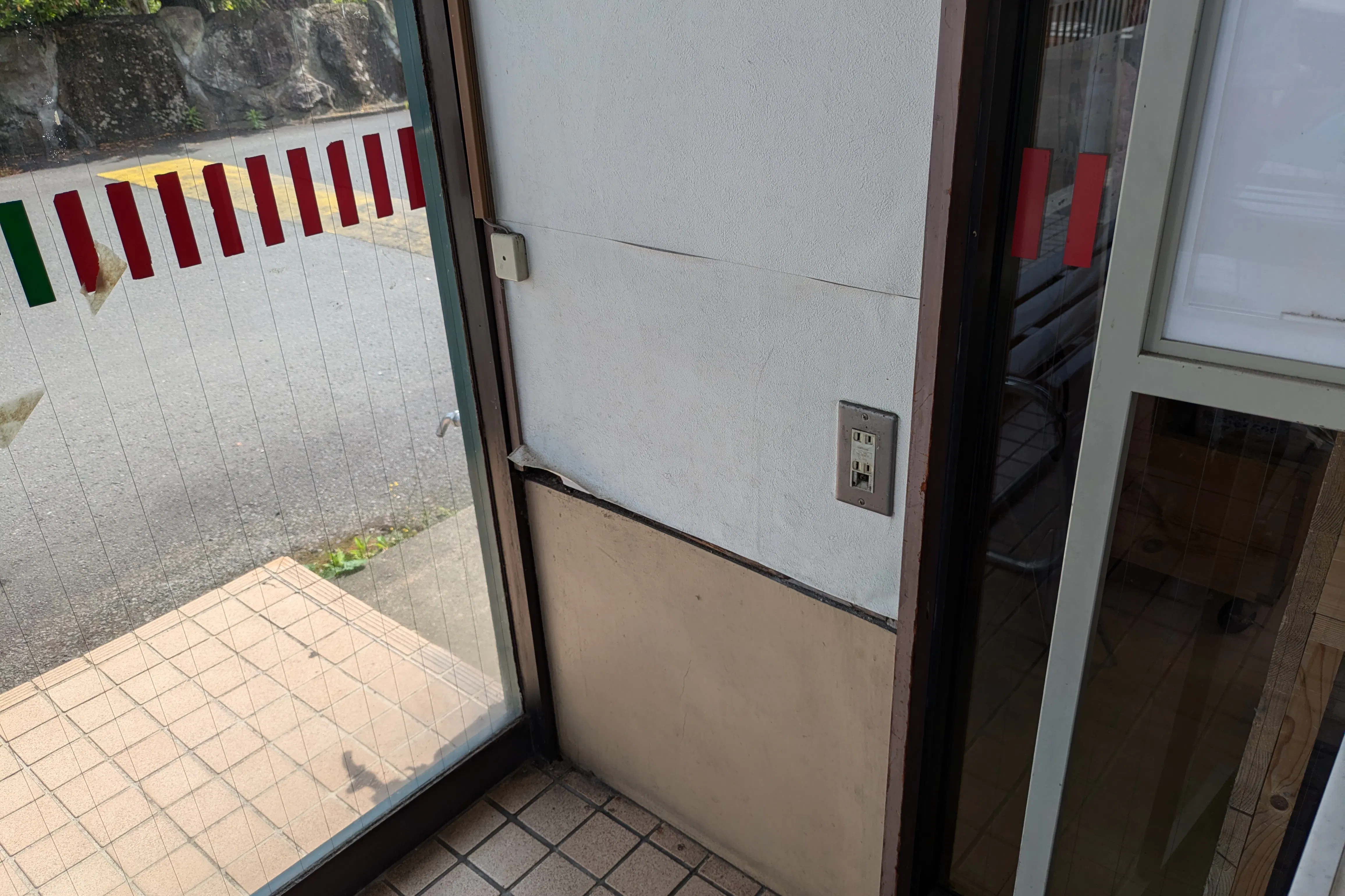 【ゆめマート多良木】風除室 ポップアップストア(物販)やプロモーション用途に最適なスーパーの屋内催事イベントスペース