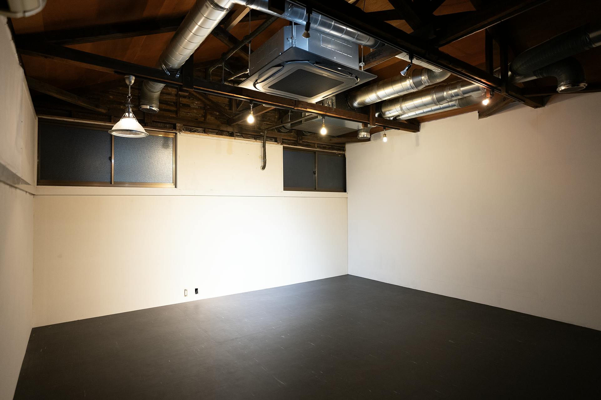 【本所吾妻橋駅3分/浅草駅8分】各種展示会やワークショップ等に最適なシックな雰囲気が特徴的なレンタルスペース