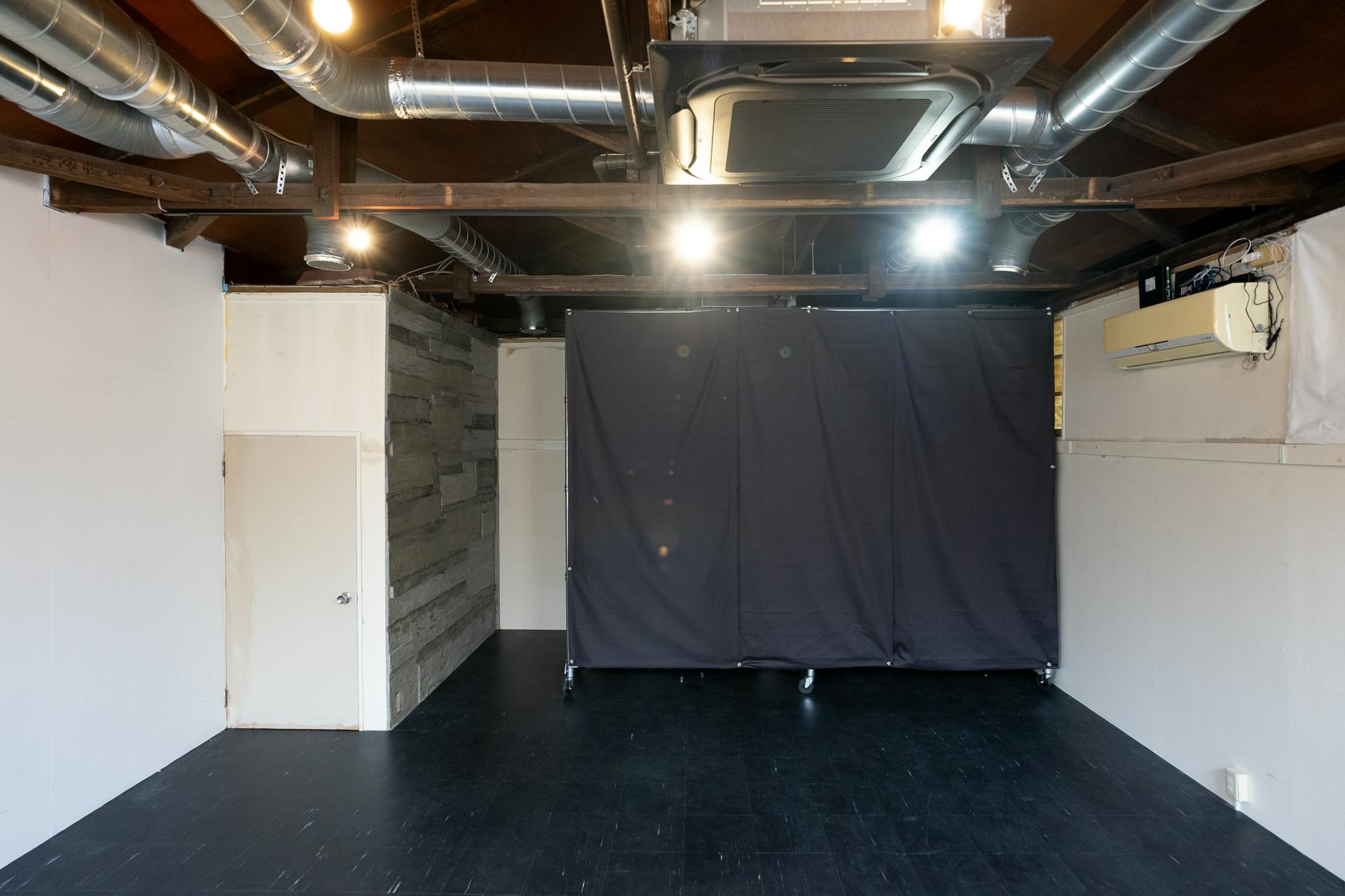 【本所吾妻橋駅3分/浅草駅8分】各種展示会やワークショップ等に最適なシックな雰囲気が特徴的なレンタルスペース