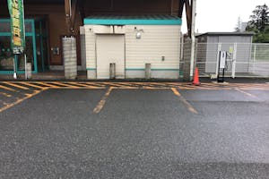 【ダイナム山形長井店】キッチンカーに最適なアミューズメント施設のイベントスペース(めん六側)