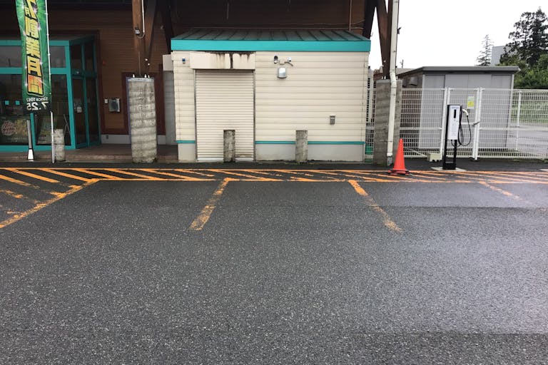 【ダイナム山形長井店】キッチンカーに最適なアミューズメント施設のイベントスペース(めん六側)の画像3