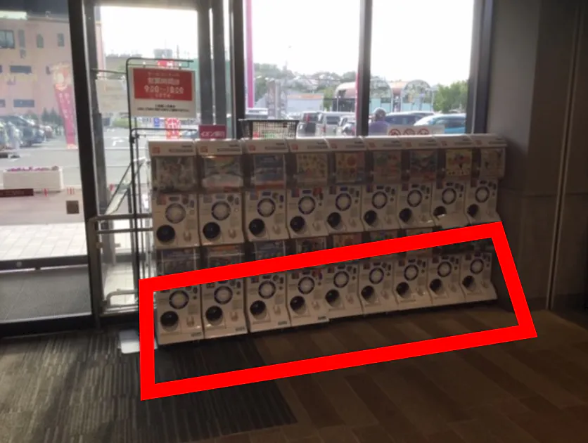 【イオンタウン川西】出張販売やポップアップストアに適した施設中央入り口付近のイベントスペース