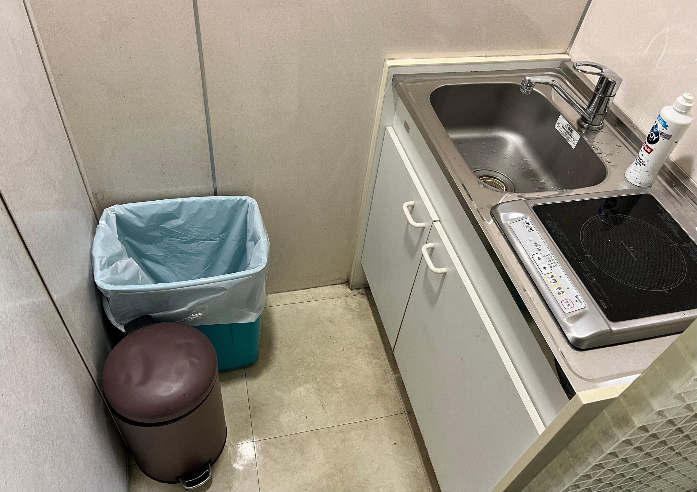 【心斎橋駅2分】インタビュー撮影や少人数のワークショップ、会議等に最適な気軽に利用可能な貸切会議室スペースの画像8