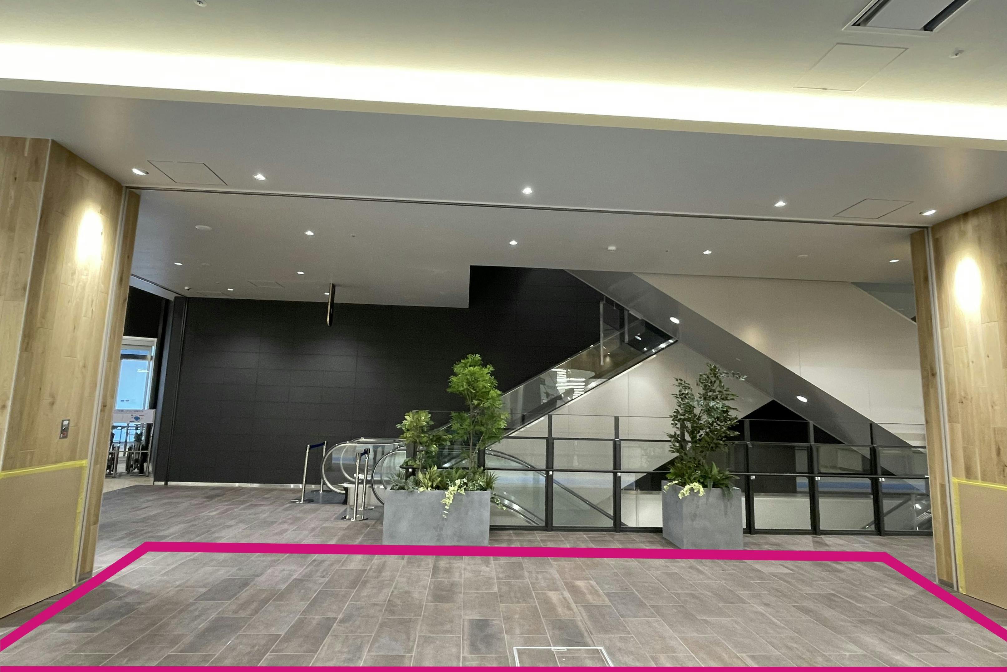 【BiVi新さっぽろ】プロモーションや物販利用に適した商業施設の1階エスカレーター横スペース②