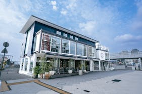 【神戸ポートタワー目の前】海が見える開放的レストランスペース|撮影・パーティー・イベント可
