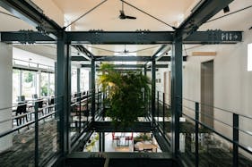 【神戸ポートタワー目の前】海が見える開放的レストランスペース|撮影・パーティー・イベント可