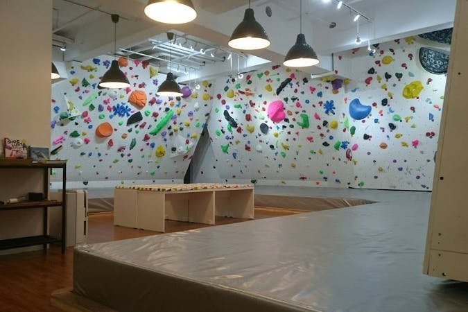 【新宿駅5分】撮影やワークショップにに最適なボルダリングジム併設のイベントスペース
