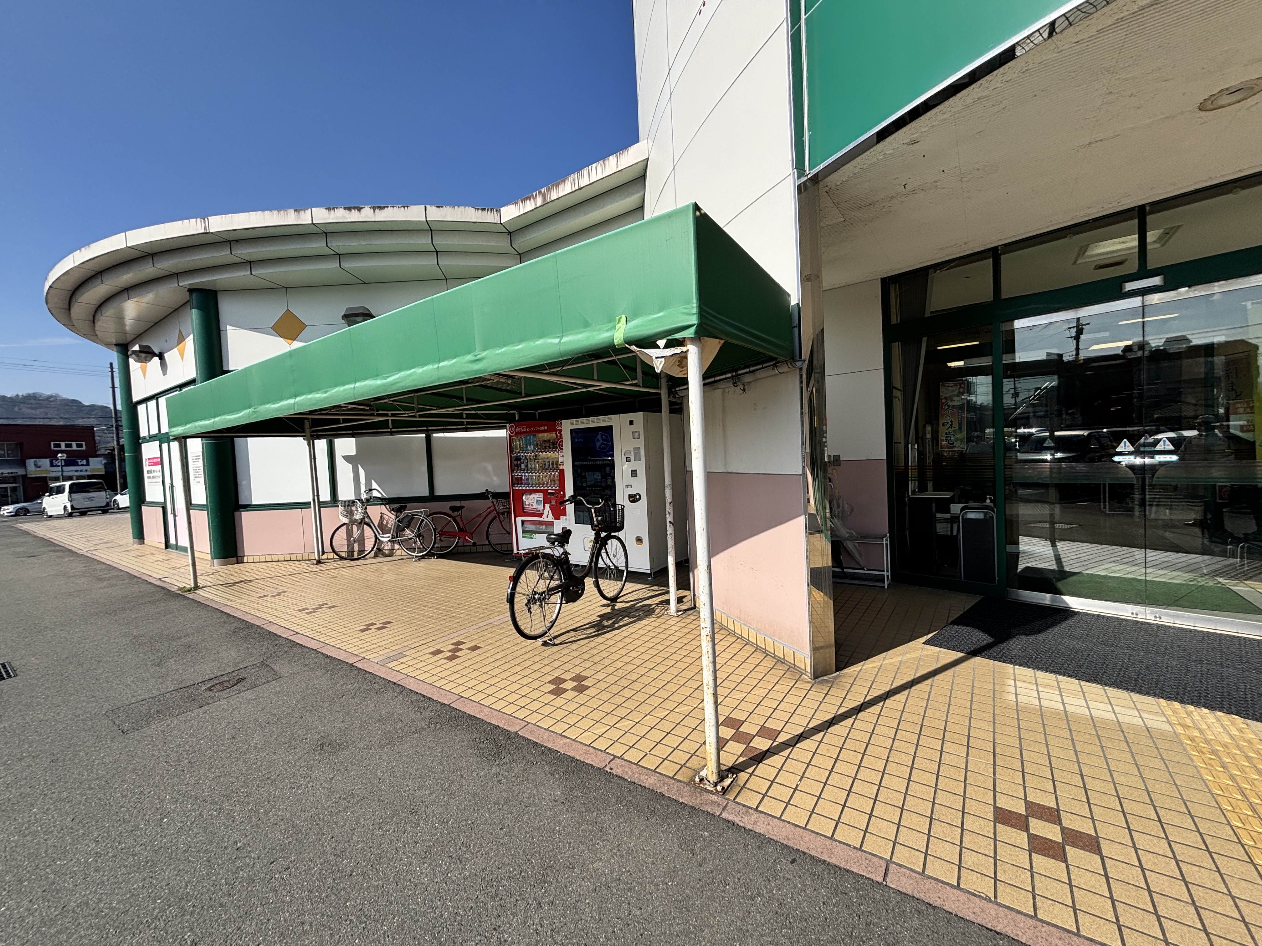 【Aコープ城南店】キッチンカー出店や販促イベントに最適な屋外駐車場スペース