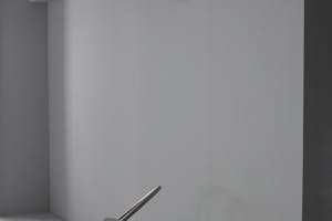 【祐天寺駅5分/1F】アパレル展示会に最適な明るいトーンのスムースモルタルの床と淡いグレーの壁のモダンな中に温かみのある撮影スタジオ