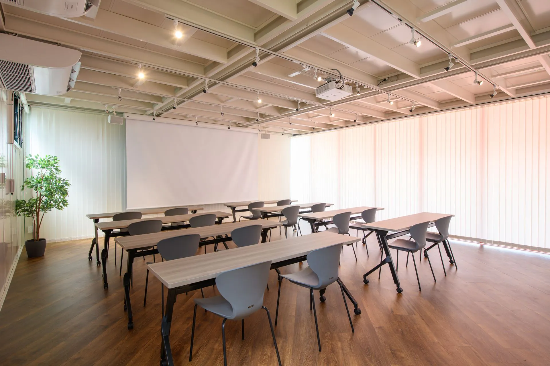 【岐阜県岐阜市】自主企画マルシェやワークショップに最適なお手頃価格のレンタルスペース「Community」/敷地全体の貸切イベント開催も可能!