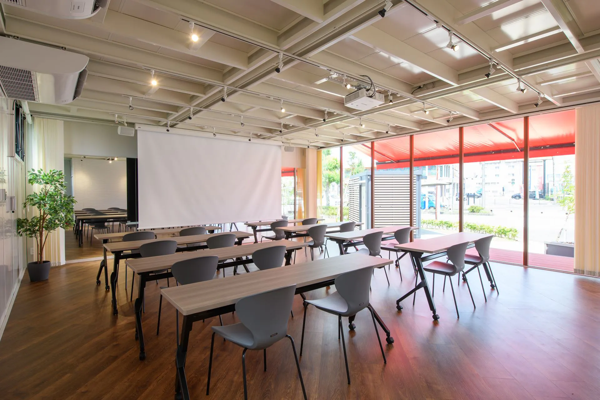 【岐阜県岐阜市】自主企画マルシェやワークショップに最適なお手頃価格のレンタルスペース「Community」/敷地全体の貸切イベント開催も可能!