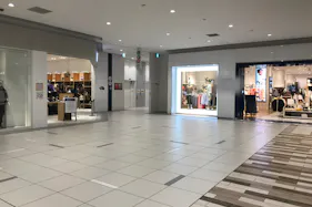 【ららぽーと海老名】2-➁ 北側エスカレーター 前Ⓐ