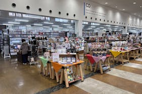 【TSUTAYA兵庫町店】プロモーションや物販に最適な店舗入口近くのレンタルスペース