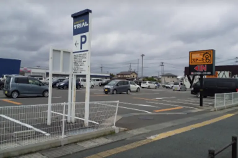 【スーパーセンタートライアル宮崎恒久店】正面左 キッチンカー/テントスペースの画像5