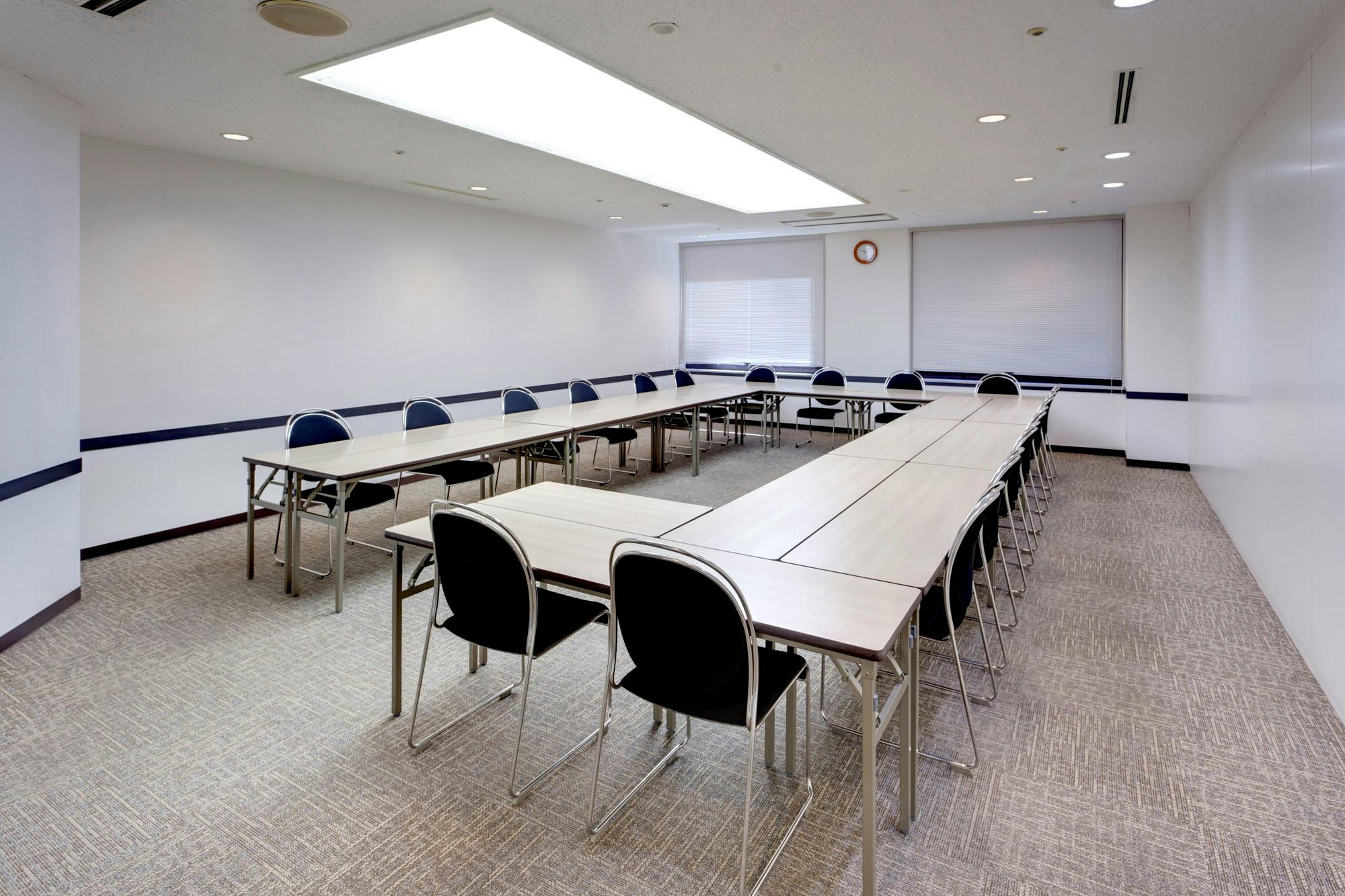 【銀座駅2分】展示会や招待制販売会、セミナー利用等に適した広さを選べる会議室スペース