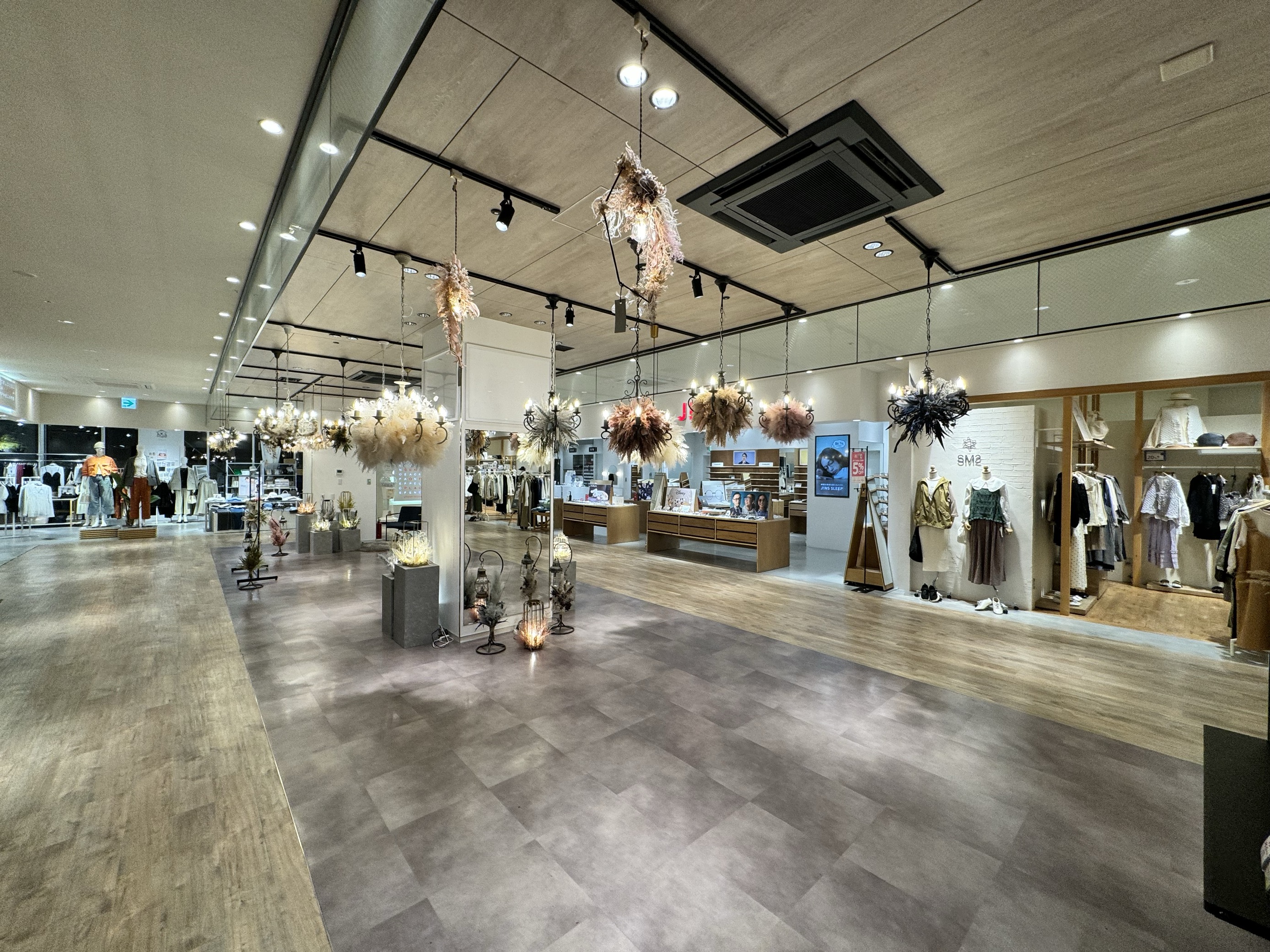 【アミュプラザみやざき】うみ館 エスカレーターに近いファッションや雑貨に最適な2Fイベントスペース① (0208)