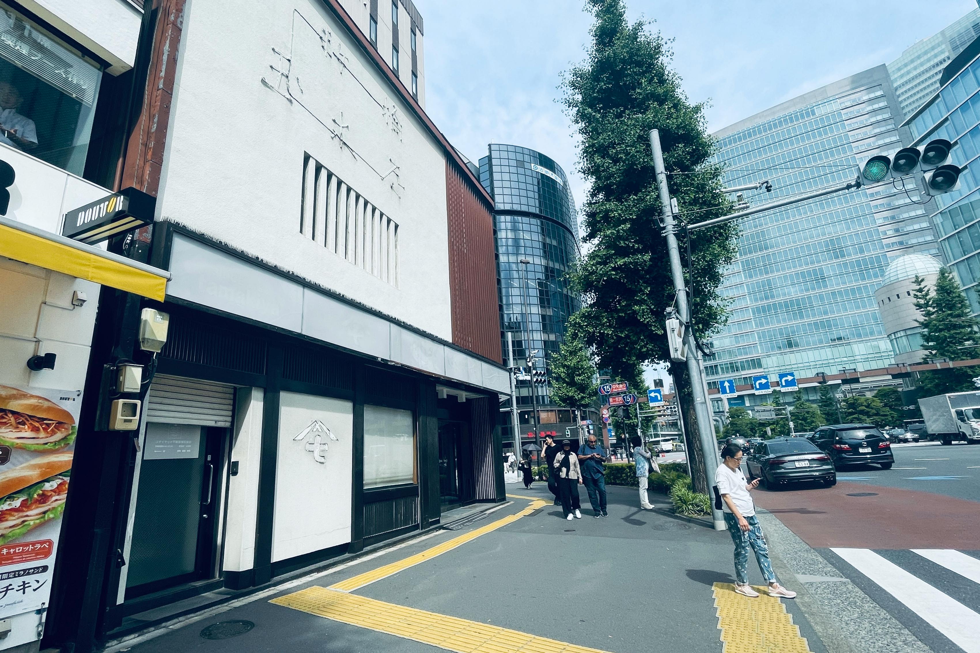 【新橋駅1分】各種ポップアップストアや展示販売会、プロモーションイベントに最適な適した白を基調とした路面スペース