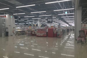 【西友 浜北店】1Fサービスカウンター前 プロモーション用途や物販、食物販のポップアップストアに最適なスーパー店内催事イベントスペース