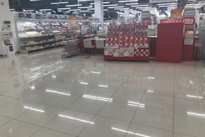 【西友 浜北店】1Fサービスカウンター前 プロモーション用途や物販、食物販のポップアップストアに最適なスーパー店内催事イベントスペース