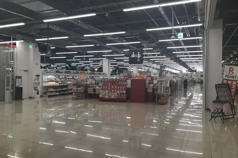 【西友 浜北店】1Fサービスカウンター前 プロモーション用途や物販、食物販のポップアップストアに最適なスーパー店内催事イベントスペースの画像3