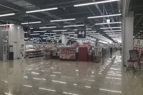 【西友 浜北店】1Fサービスカウンター前 プロモーション用途や物販、食物販のポップアップストアに最適なスーパー店内催事イベントスペース