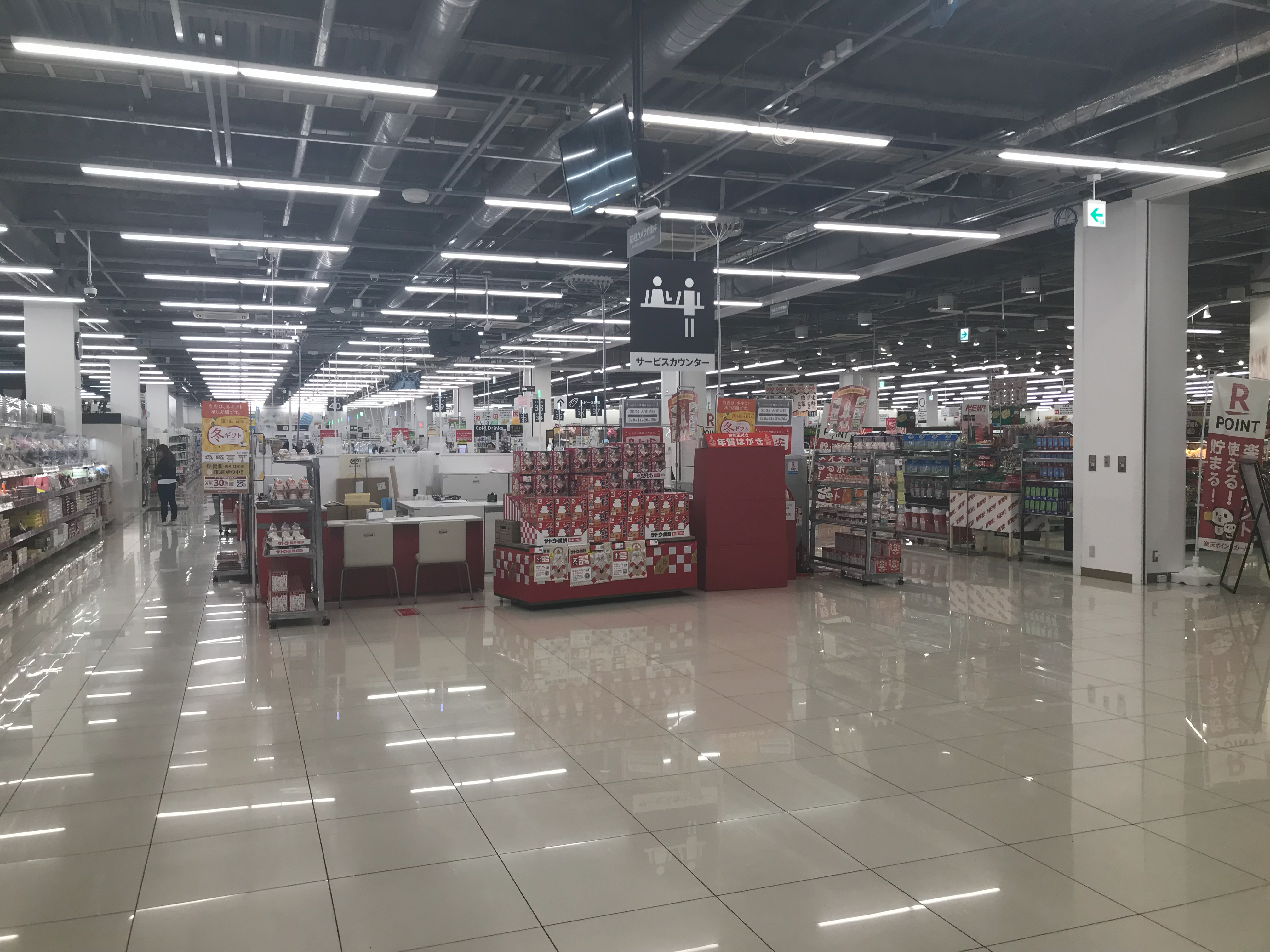 【西友　浜北店】1Fサービスカウンター前　プロモーション用途や物販、食物販のポップアップストアに最適なスーパー店内催事イベントスペースの画像6