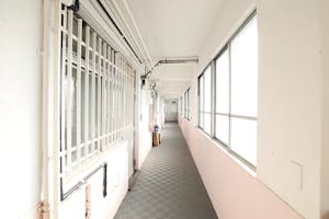 【初台駅4分】撮影や展示会に適したお洒落なレトロビルの中のイベントスペース