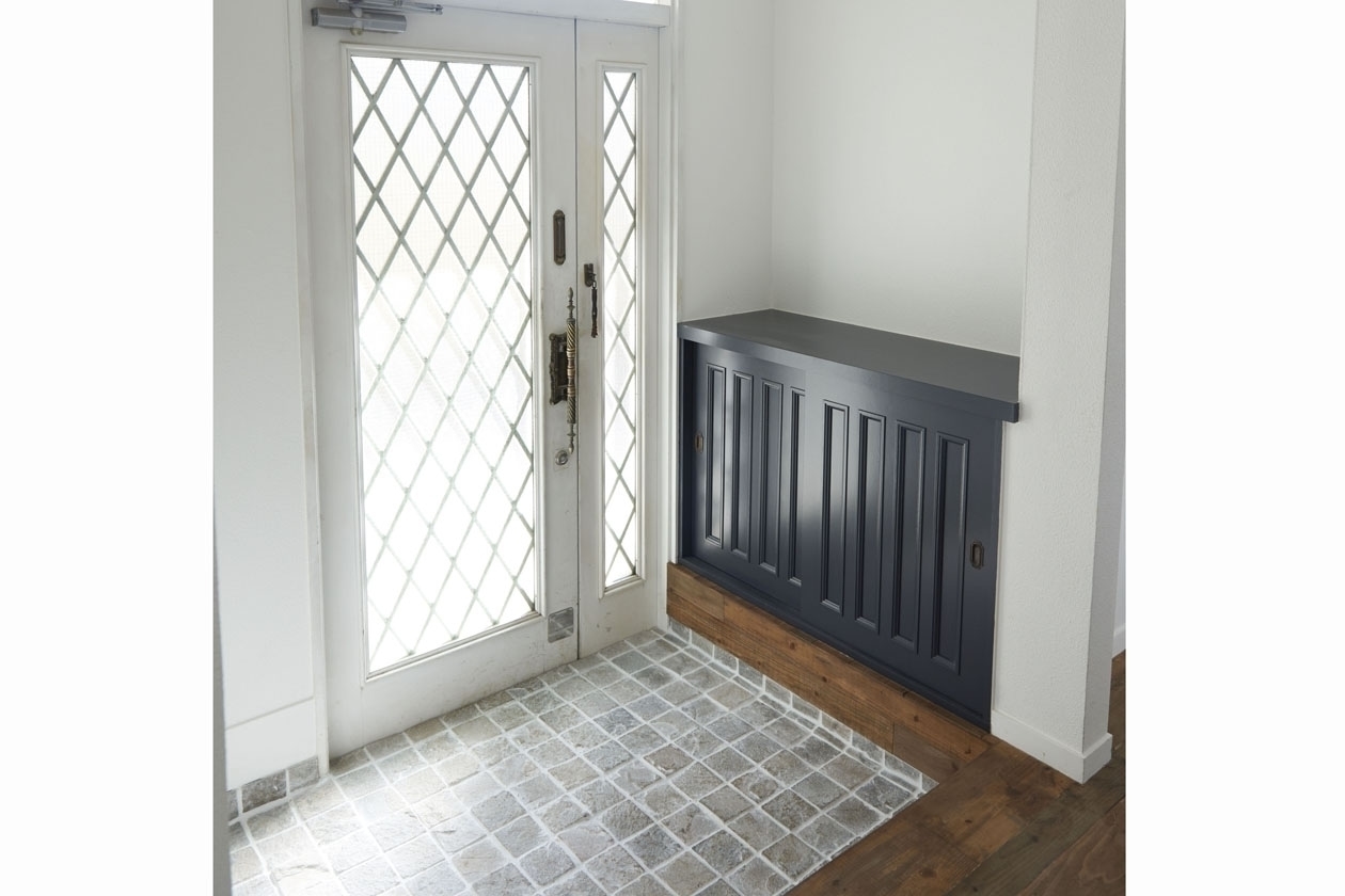 光が入る明るい玄関です。