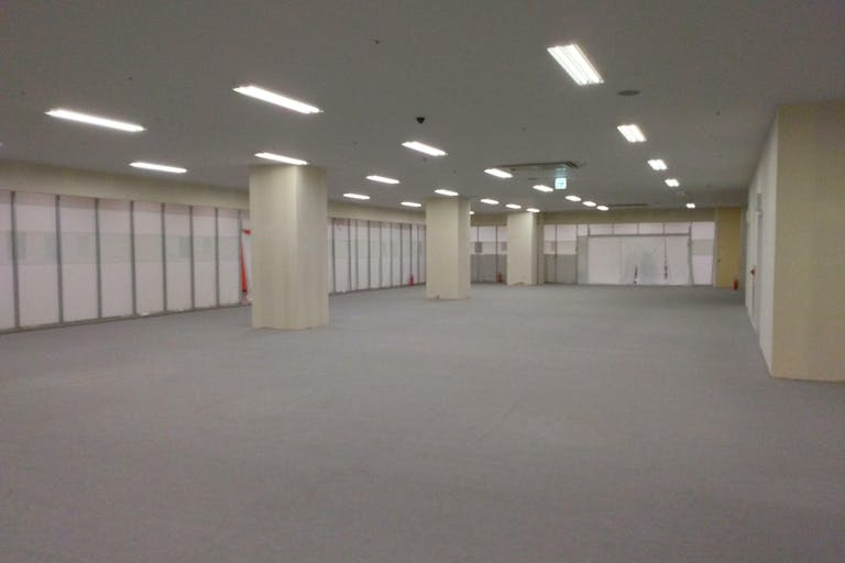 【イオンタウン有松(3階ダイソー前)】大型のポップアップストアや展示販売会に最適な施設3階均一ショップ前にある区画タイプのスペースの画像1