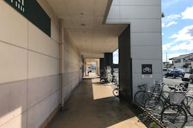【西友 上浅田店】店舗外 軒下 キッチンカーやたこやき・たいやき・団子・焼き鳥・クレープ など販売におすすめな屋外催事イベントスペース