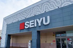 【西友 上浅田店】店舗外 軒下 キッチンカーやたこやき・たいやき・団子・焼き鳥・クレープ など販売におすすめな屋外催事イベントスペース