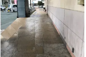 【西友 上浅田店】店舗外 軒下 キッチンカーやたこやき・たいやき・団子・焼き鳥・クレープ など販売におすすめな屋外催事イベントスペース