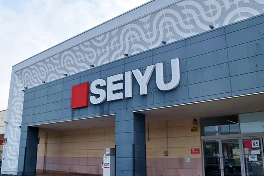 【西友 上浅田店】店舗外 軒下 キッチンカーやたこやき・たいやき・団子・焼き鳥・クレープ など販売におすすめな屋外催事イベントスペース
