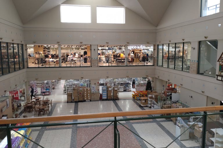 【ベルシャイン駒ケ根店】催事スペース3