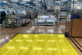 【メガセンタートライアル八千代店】食物販やPR活動に最適な「④ 店内1F・階段前」スペース(※買取催事不可)