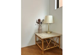 【曙橋駅A2出口より徒歩3分】ポップアップや展示会に最適な白壁、チーク床の自然光豊富なナチュラルなスペース