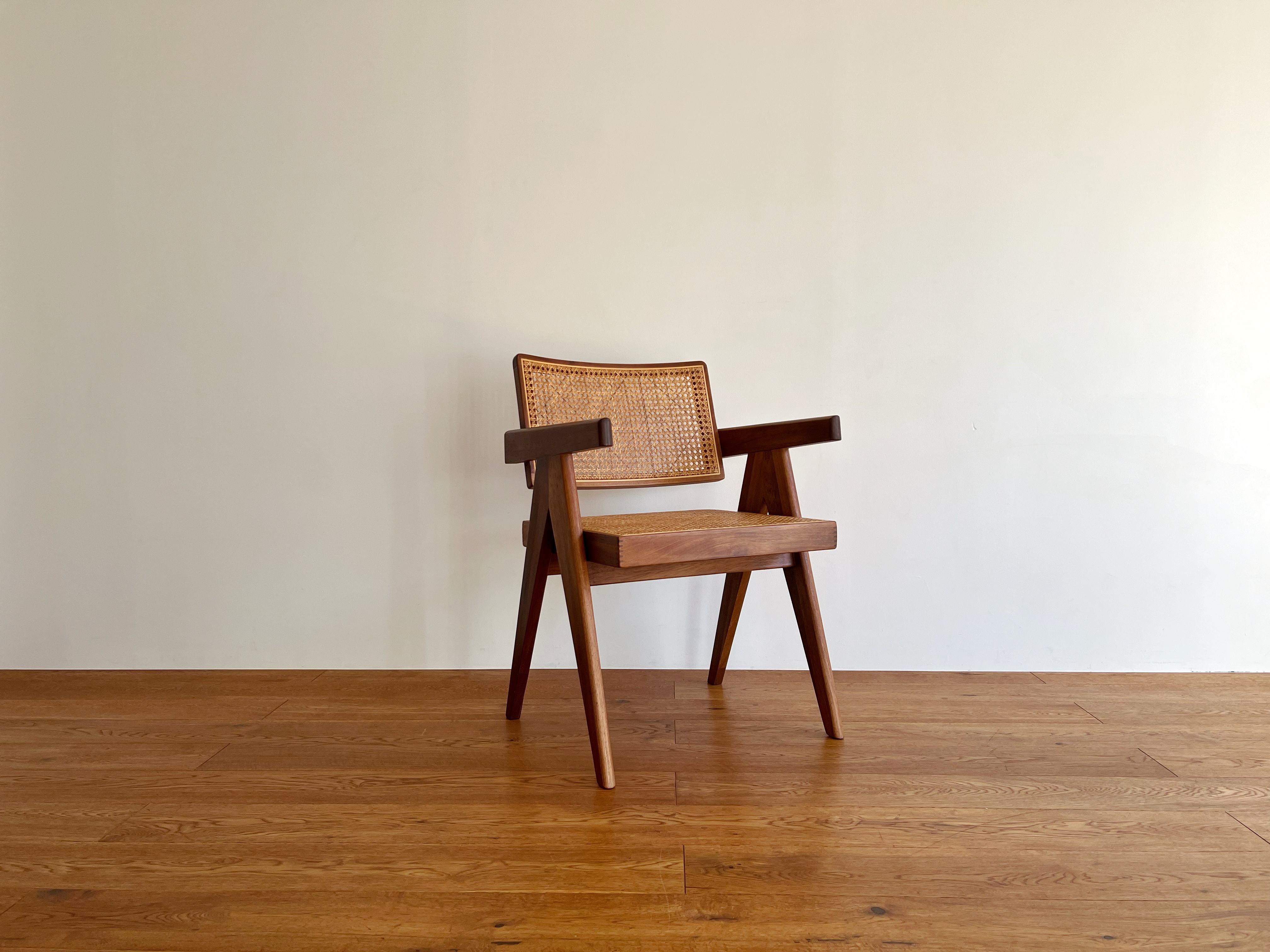 【曙橋駅A2出口より徒歩3分】ポップアップや展示会に最適な白壁、チーク床の自然光豊富なナチュラルなスペースの画像20