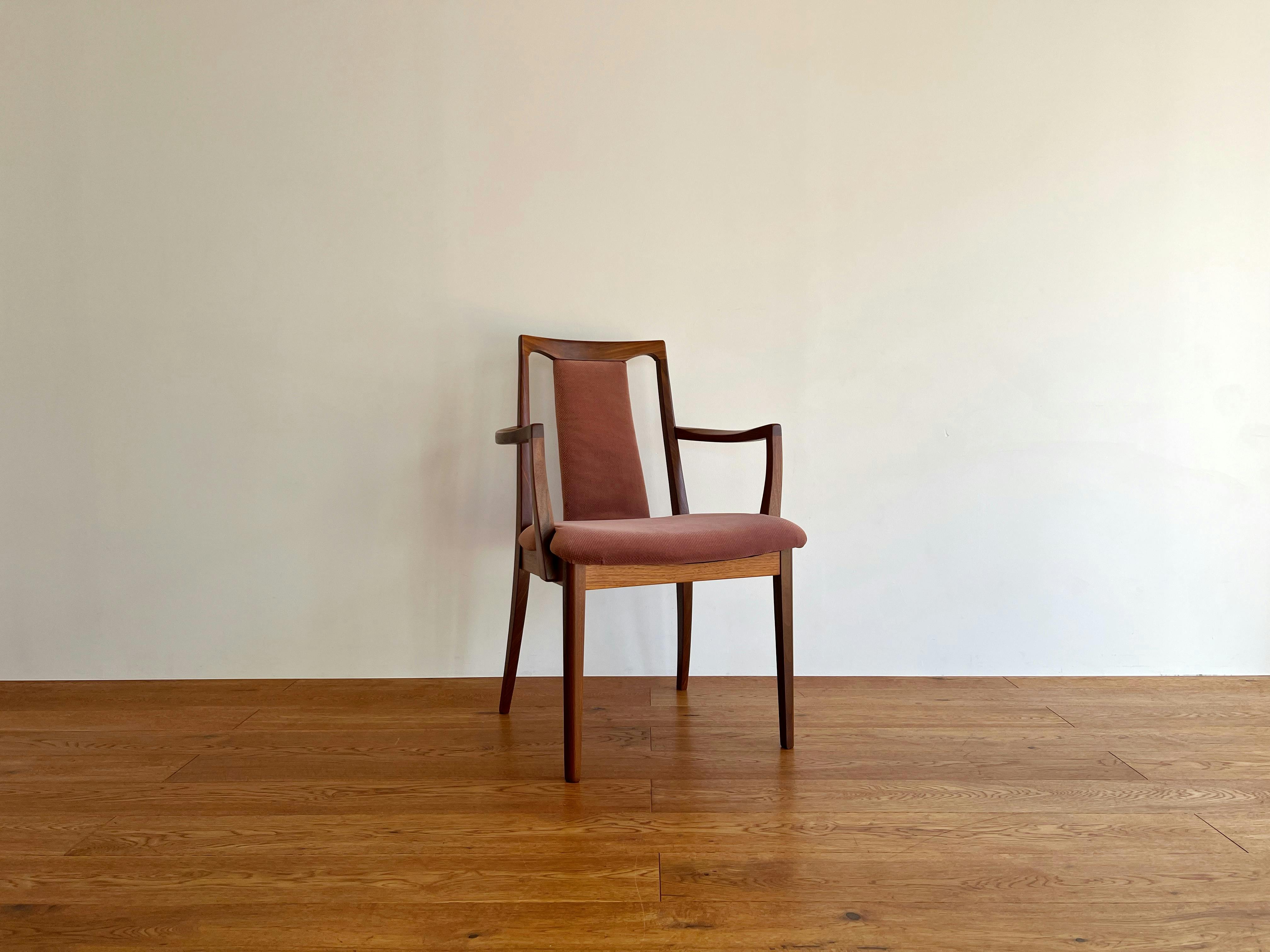 【曙橋駅A2出口より徒歩3分】ポップアップや展示会に最適な白壁、チーク床の自然光豊富なナチュラルなスペース