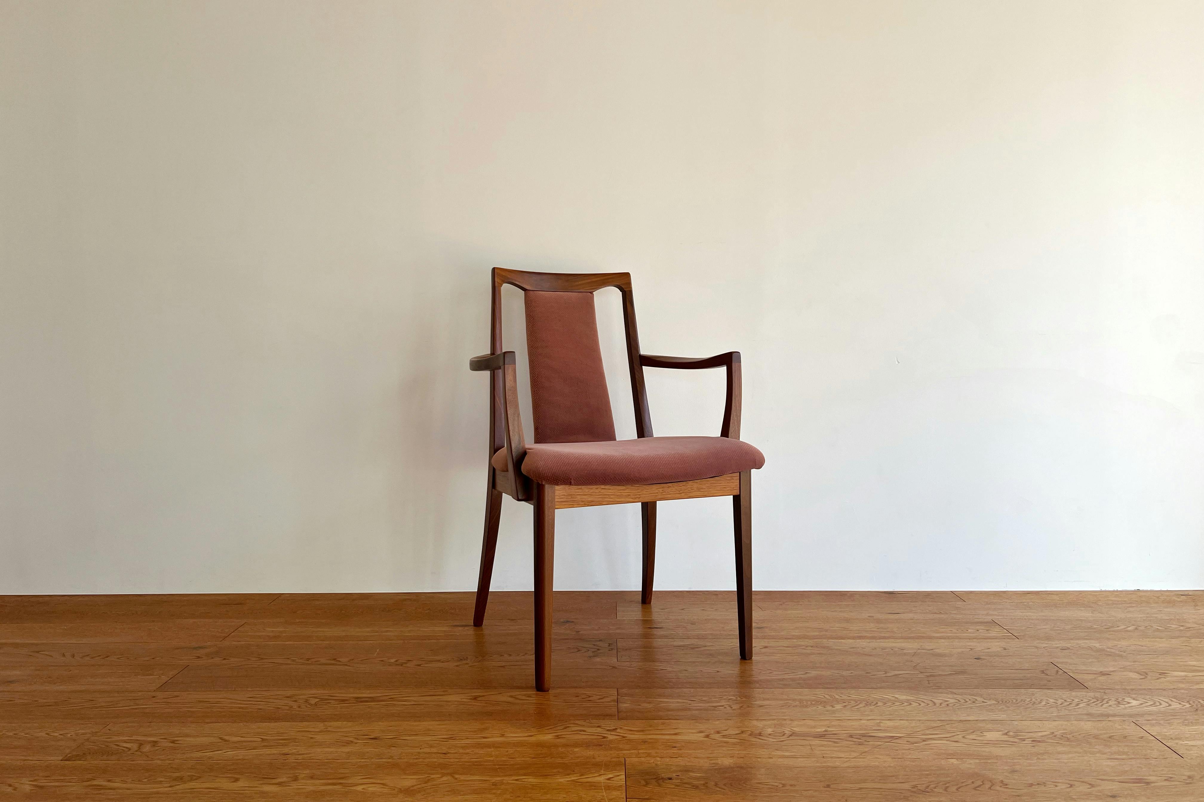 【曙橋駅A2出口より徒歩3分】ポップアップや展示会に最適な白壁、チーク床の自然光豊富なナチュラルなスペース