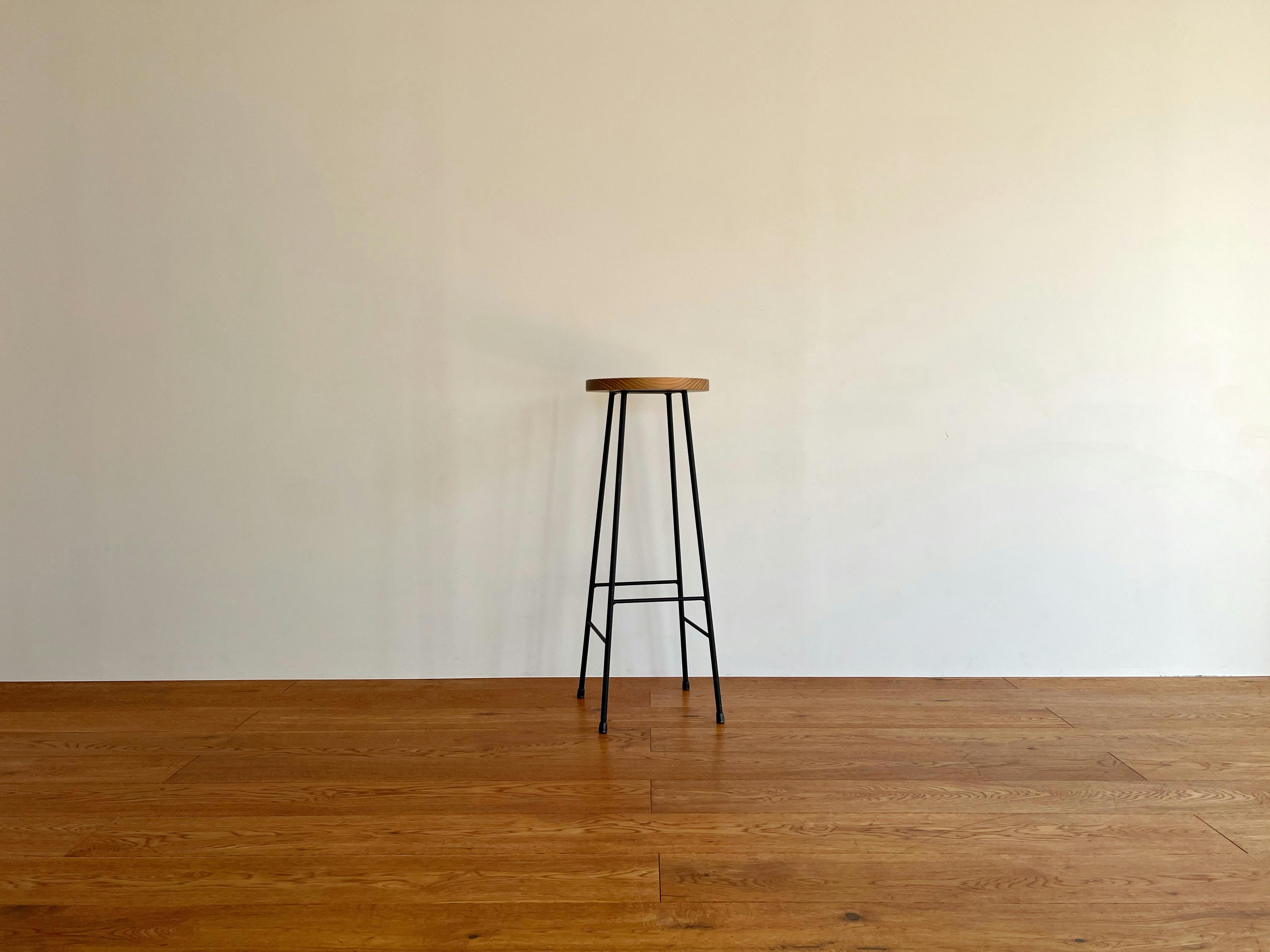 【曙橋駅A2出口より徒歩3分】ポップアップや展示会に最適な白壁、チーク床の自然光豊富なナチュラルなスペース