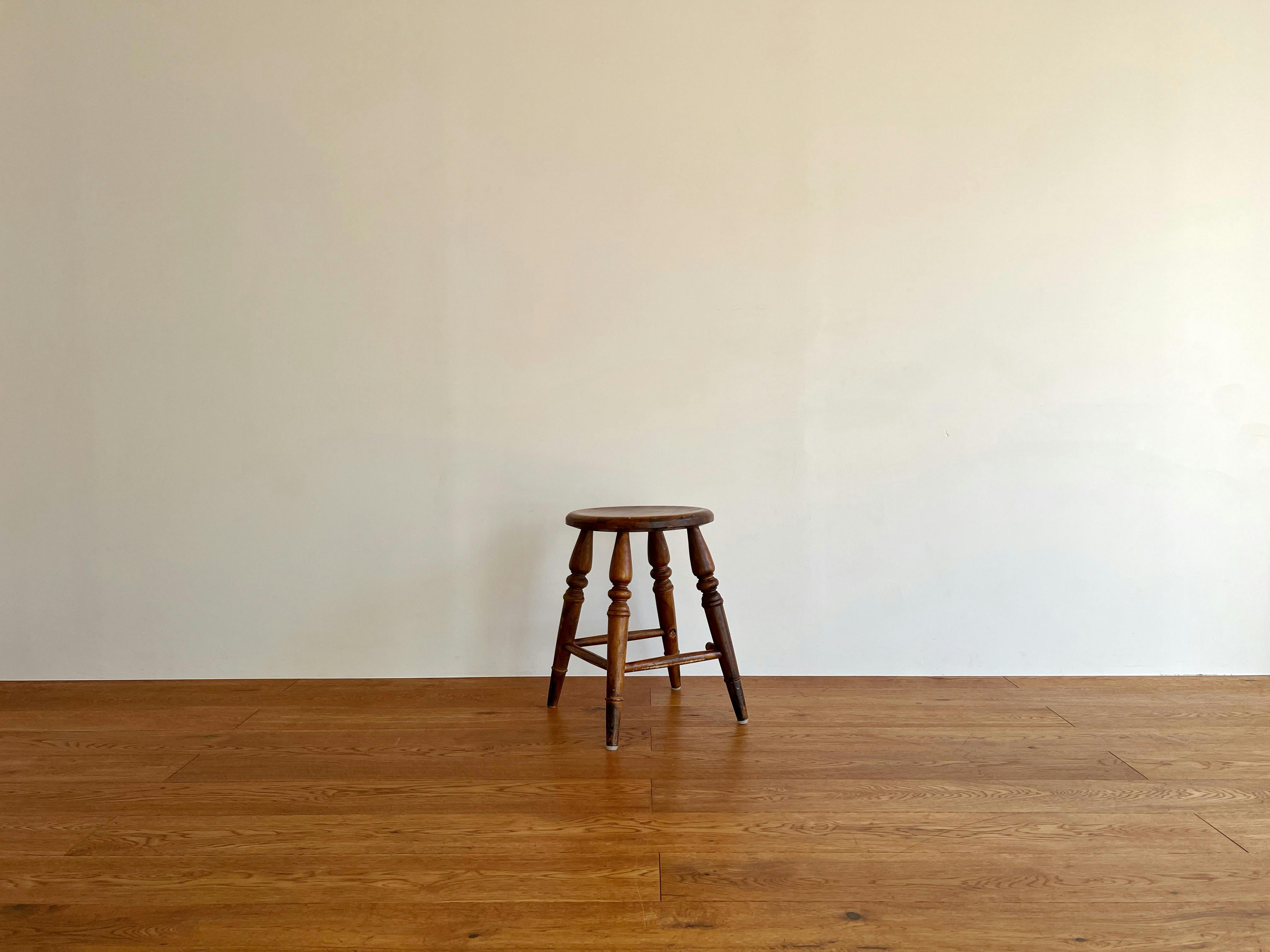 【曙橋駅A2出口より徒歩3分】ポップアップや展示会に最適な白壁、チーク床の自然光豊富なナチュラルなスペース