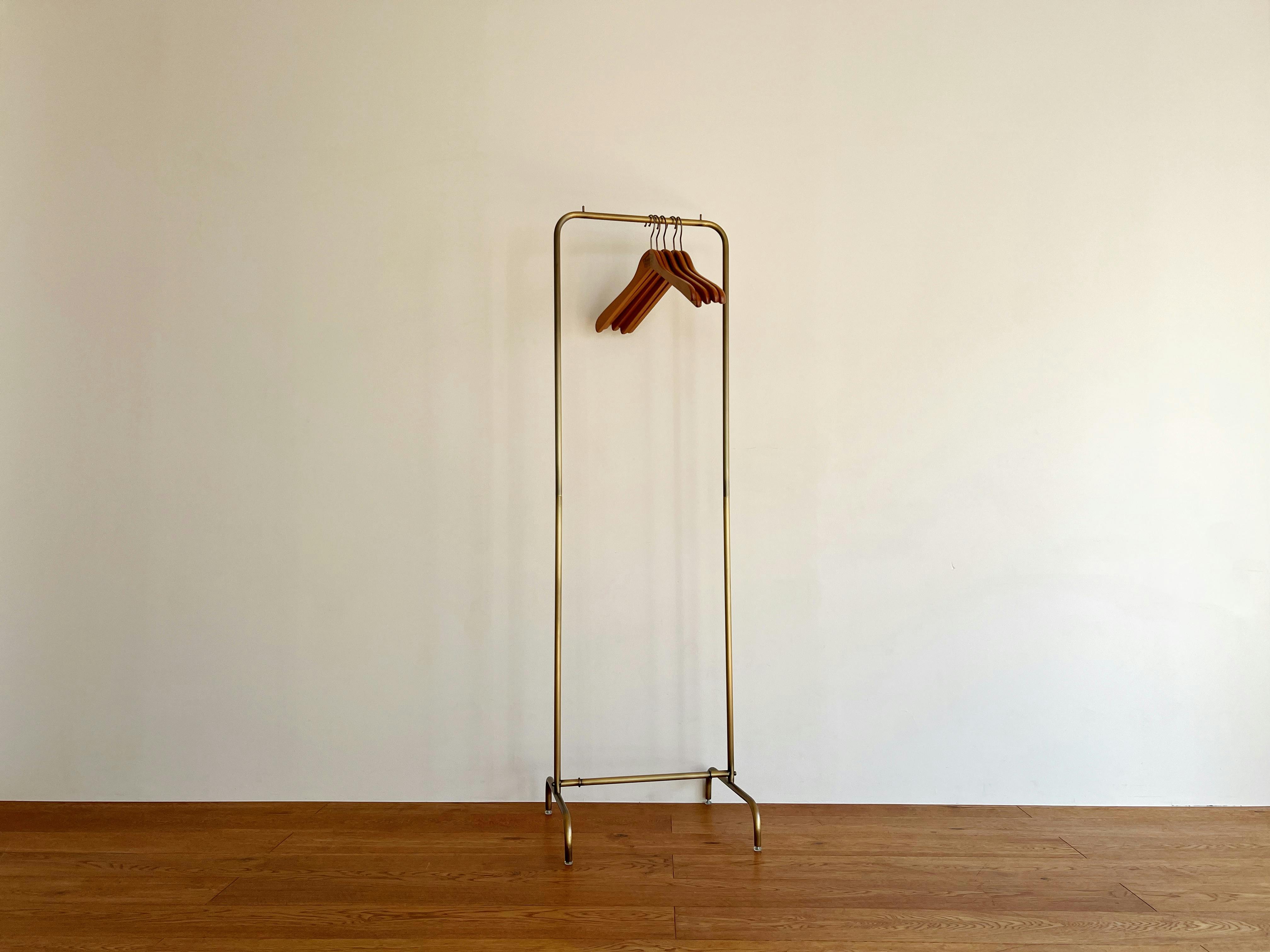 【曙橋駅A2出口より徒歩3分】ポップアップや展示会に最適な白壁、チーク床の自然光豊富なナチュラルなスペース