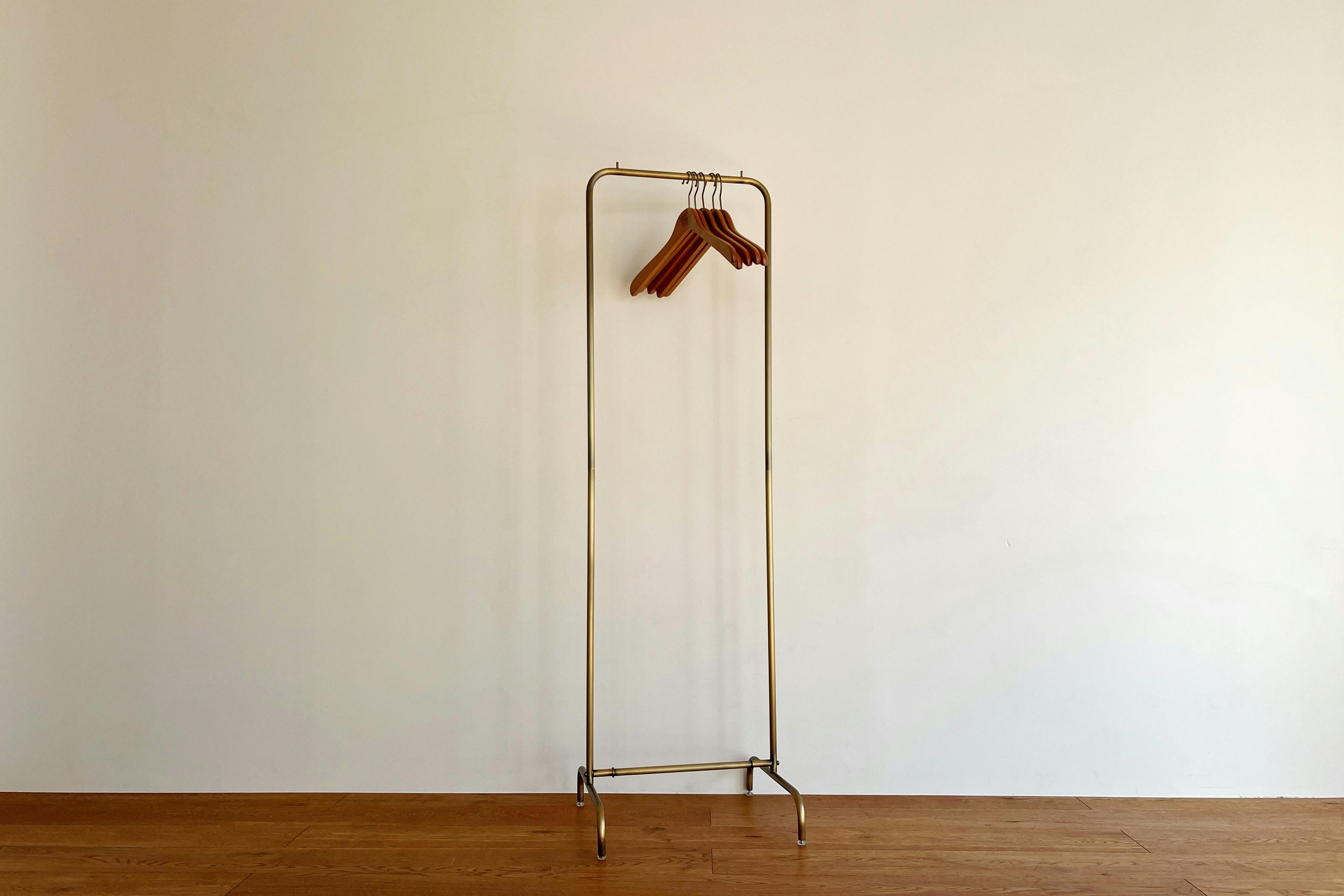 【曙橋駅A2出口より徒歩3分】ポップアップや展示会に最適な白壁、チーク床の自然光豊富なナチュラルなスペース