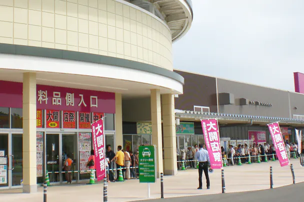 【イオンスーパーセンター南相馬店】物販やプロモーションに最適なスーパーセンター内フードコートのイベントスペース