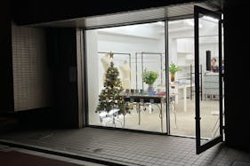 【中目黒駅4分】アパレル・ファッション関連のポップアップストアや展示会に適した目黒川沿いの貴重な路面スペース